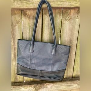 AmeriLeather Casual Leather Tote​​